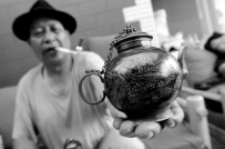 飞祖后裔岳富所创天下铜艺一绝-乌铜走银