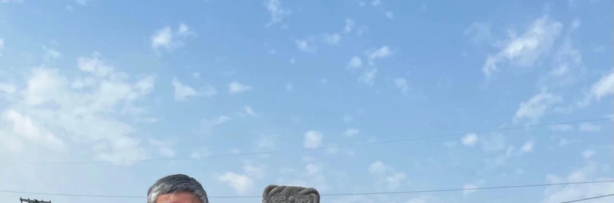 哈尼族美女作家周心一宜兴拜谒岳飞