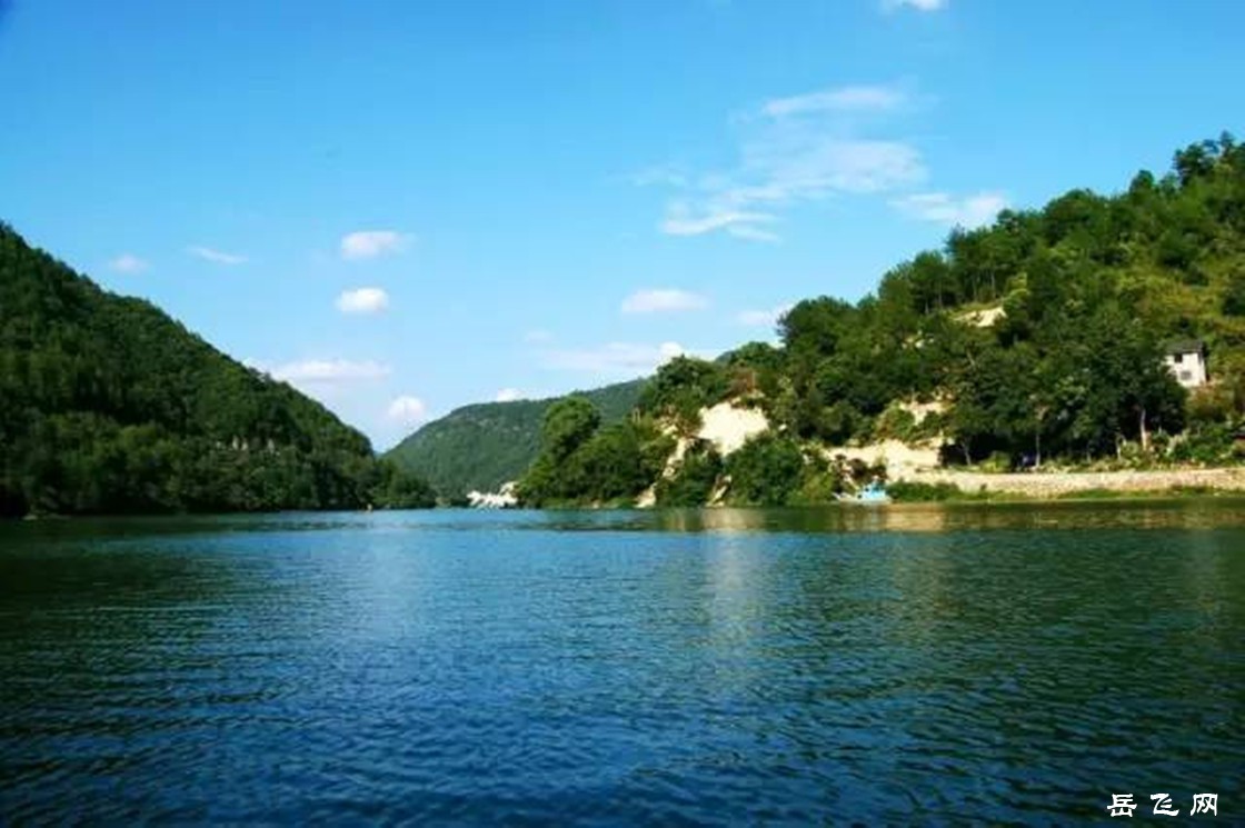 10472d8fd7164eeeb8fa3c8d6bd7c2ee_th_副本.jpg