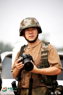 军事摄影家岳恒冰：聚焦一线官兵，收获最质朴的感动和炽热