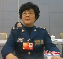 空军功勋飞行员岳喜翠：军民鱼水情深